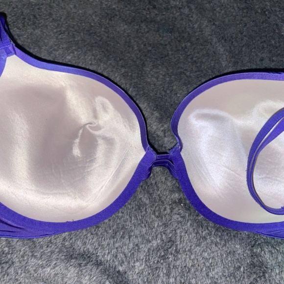 Victoria’s Secret very sexy bra - Picture 2 of 5